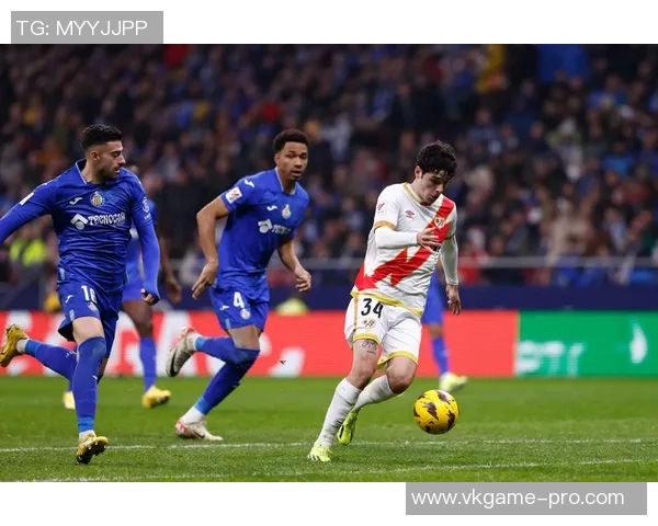 西甲激战：那不勒斯与巴黎圣日耳曼互交白卷红牌事件引发全场热议