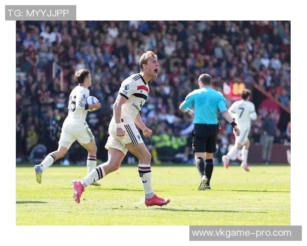 友谊赛精彩回顾：那不勒斯与曼联战成平局点球大战引发转会热议