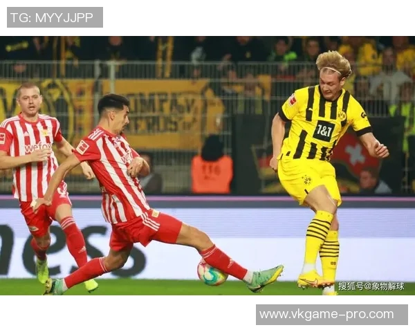 德甲焦点战莱比锡逆转多特蒙德红牌事件引发全场热议